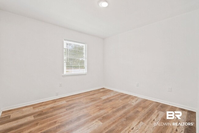 Building Photo - 509 Gayfer Ave