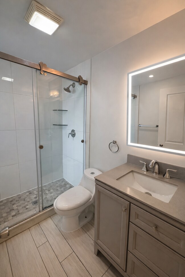 Building Photo - 2217 Reed St