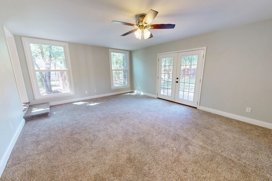 Family Room - 1901 11th St