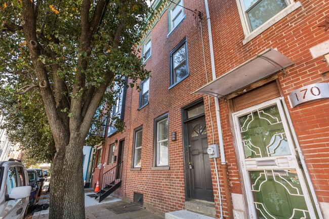 Building Photo - Newly Renovated Home Northern Liberties