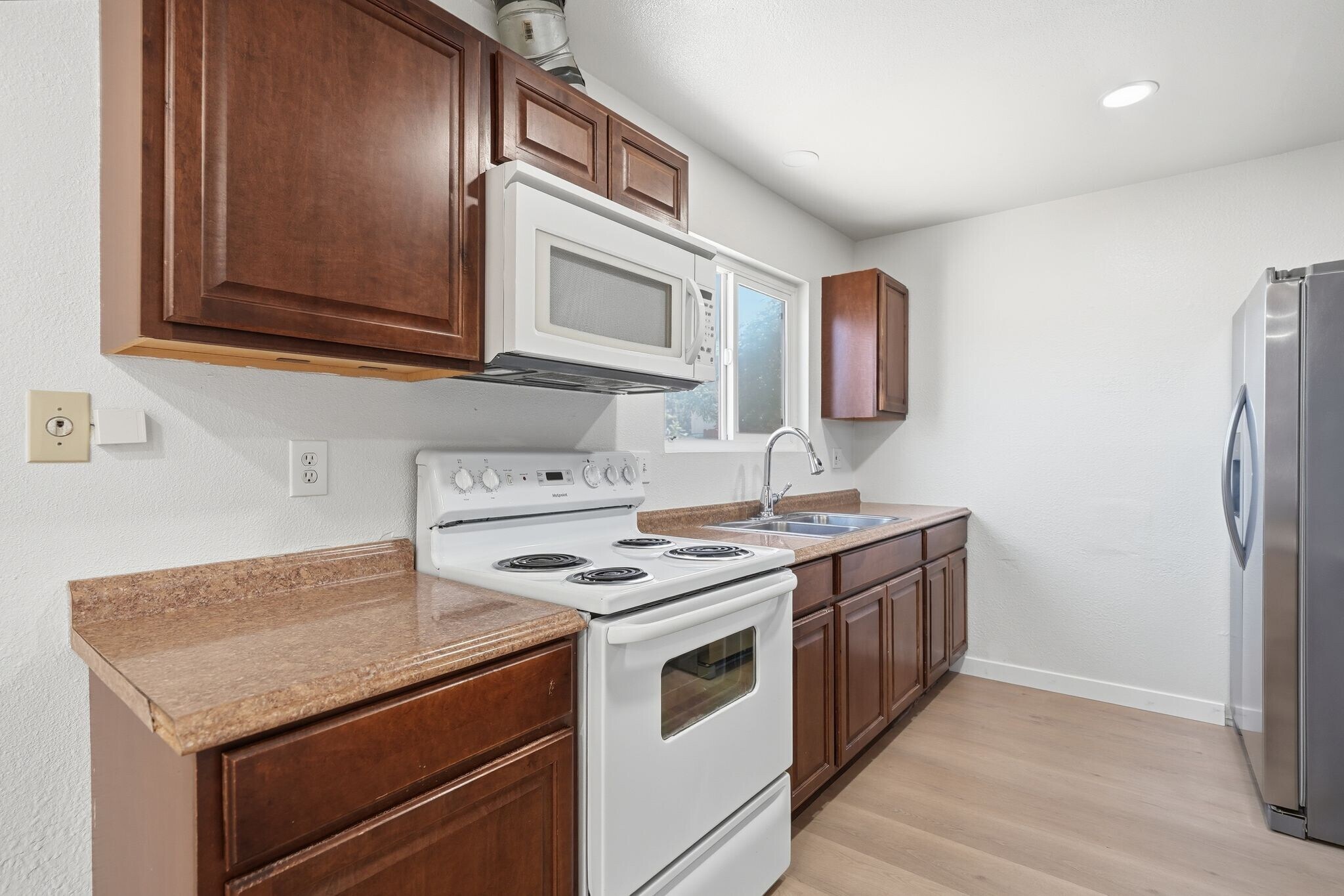 Building Photo - 12621 Lindo Ln