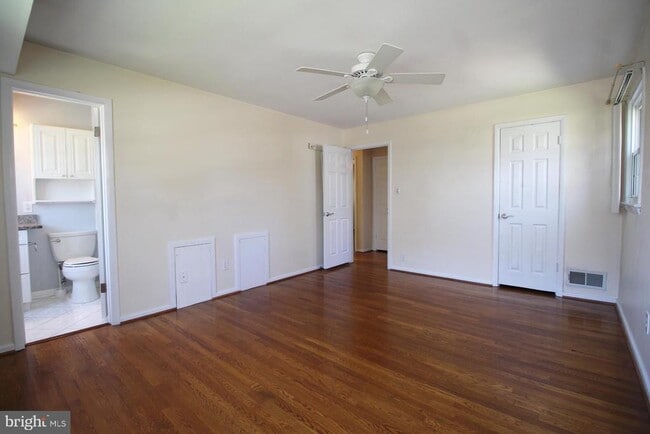 Building Photo - 8504 Wagon Wheel Rd