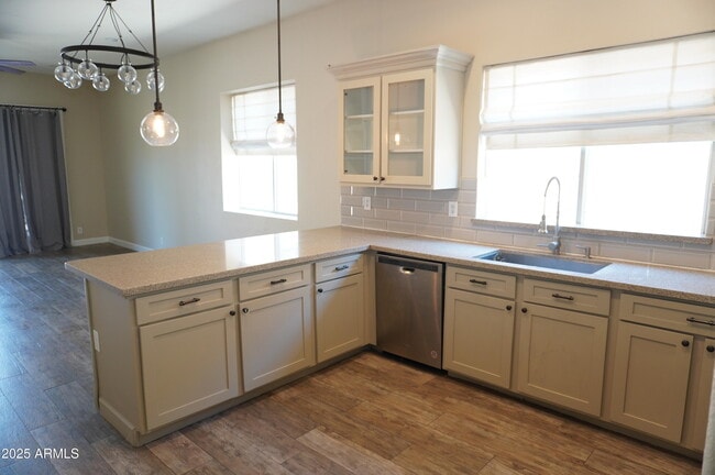 Building Photo - 254 N Stanley Pl