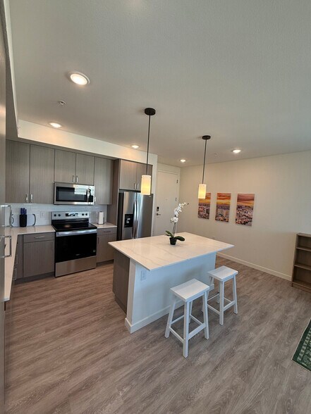 Building Photo - 5839 Cilantrillo Ave