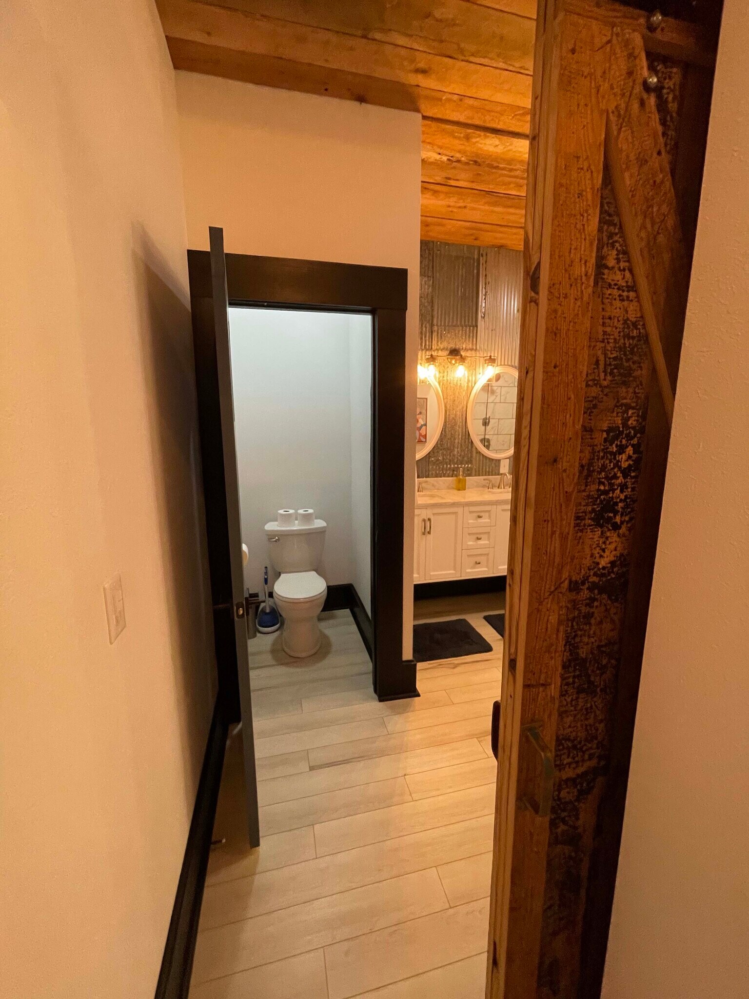 Building Photo - 719 S. Baker St.