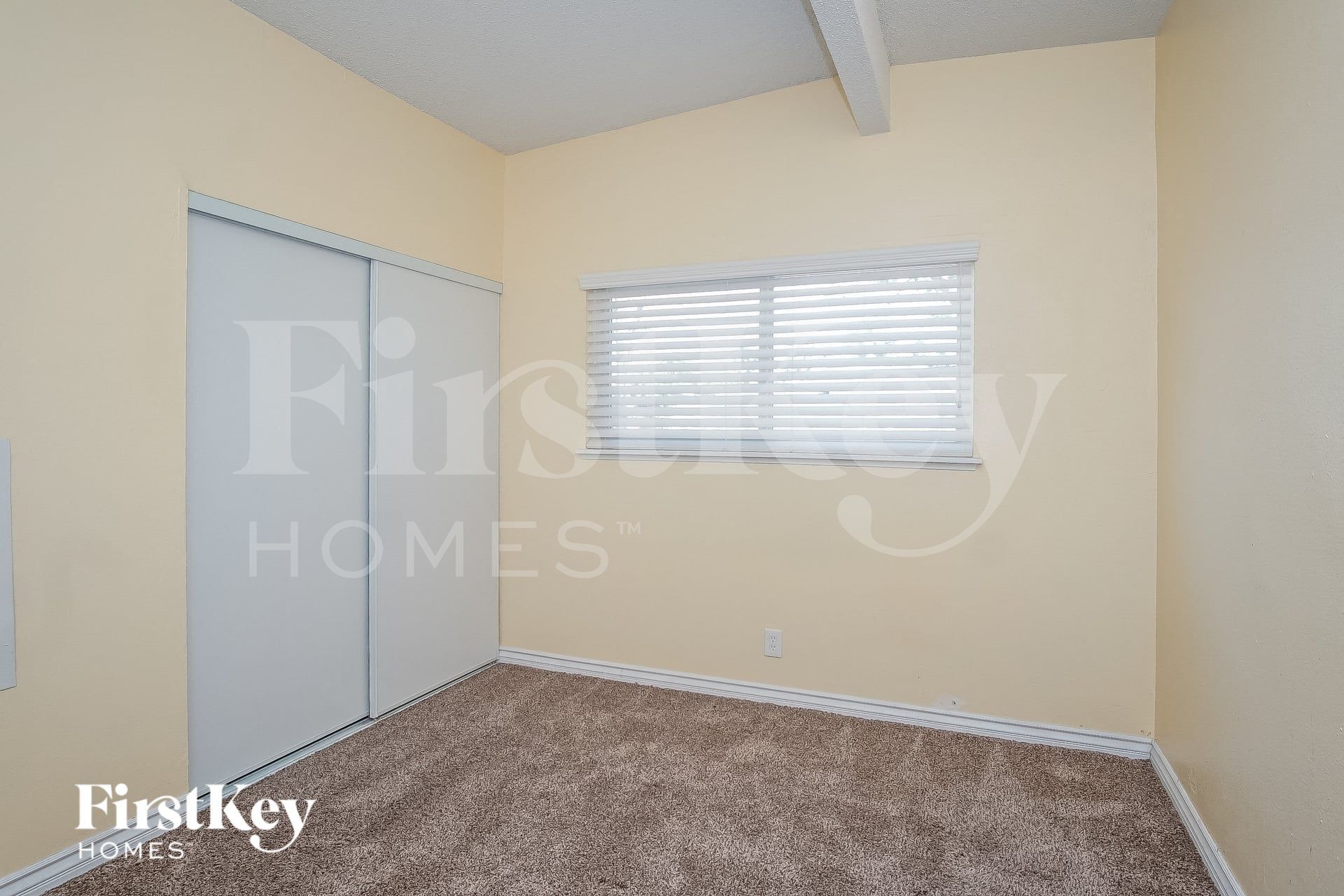 Building Photo - 3904 W El Parque Ave