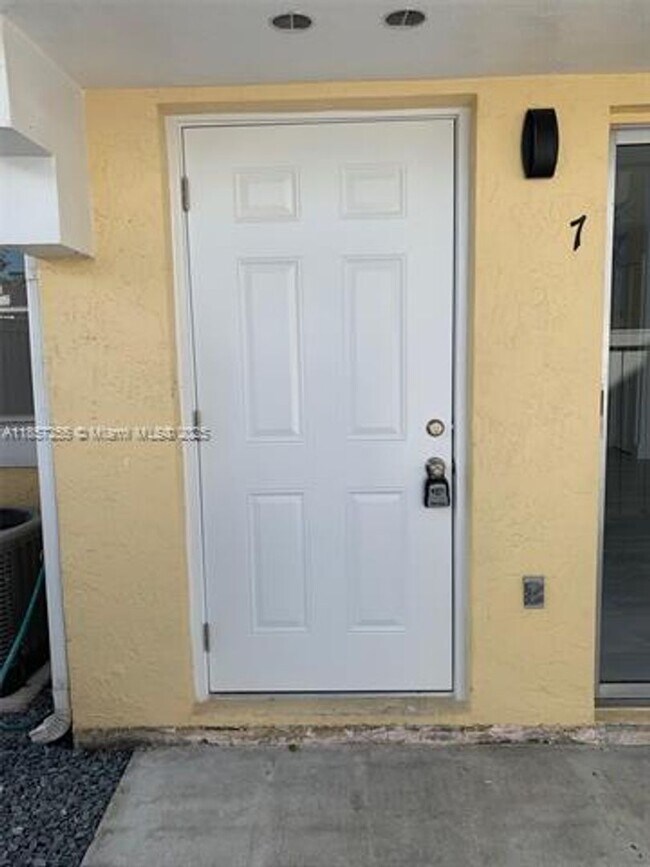 Building Photo - 6825 SW 45th Ln