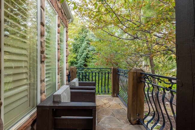 Building Photo - 10098 Wasatch Blvd