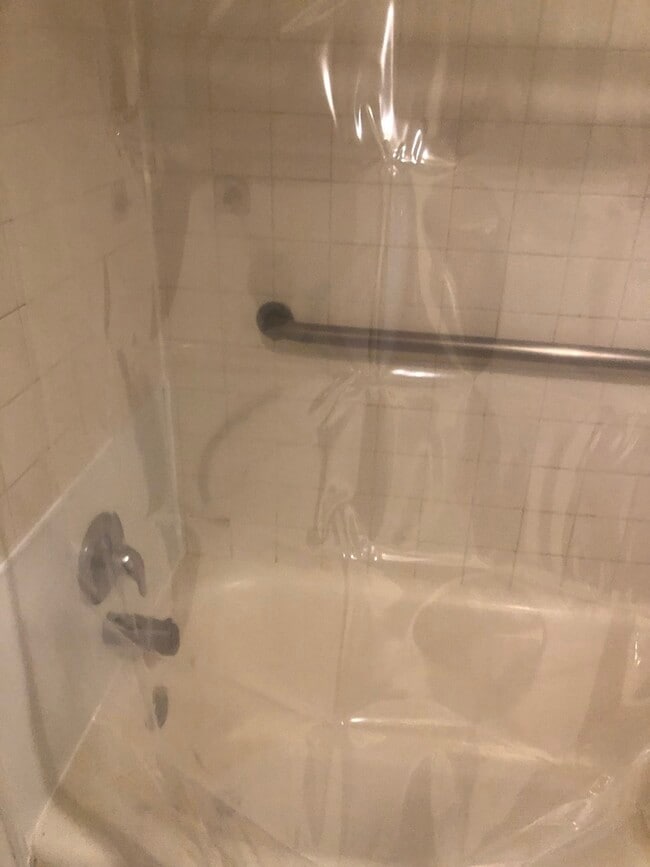 Building Photo - 1632 Ridgeland Ave