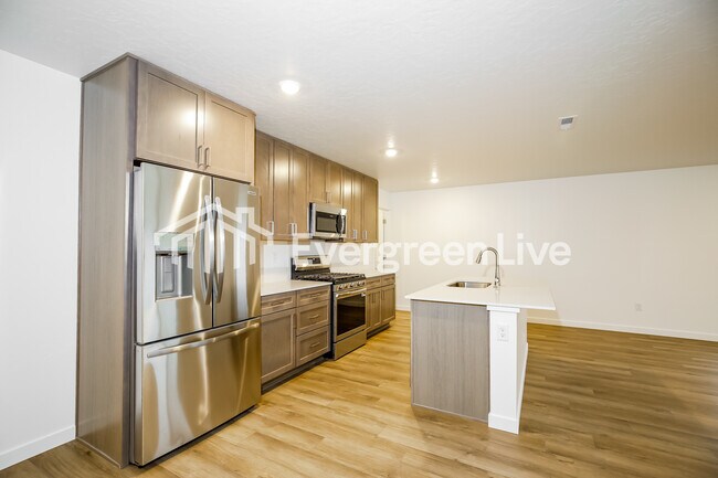 Building Photo - 15146 Nimbus Way