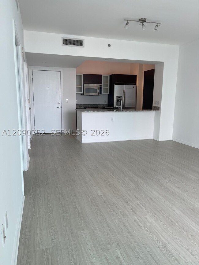 Building Photo - 951 Brickell Ave