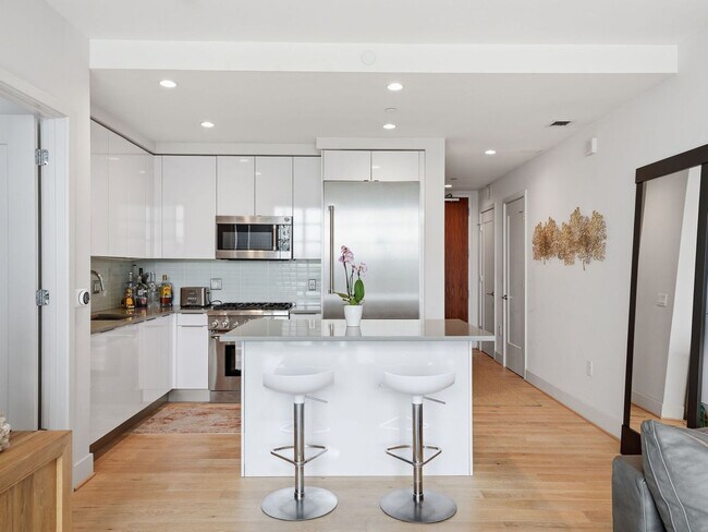 Building Photo - Designer-Furnished Waterfront Living at VIO Condominiums!