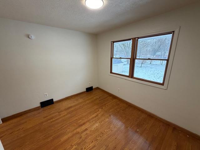 Building Photo - 10 Fruitland Dr