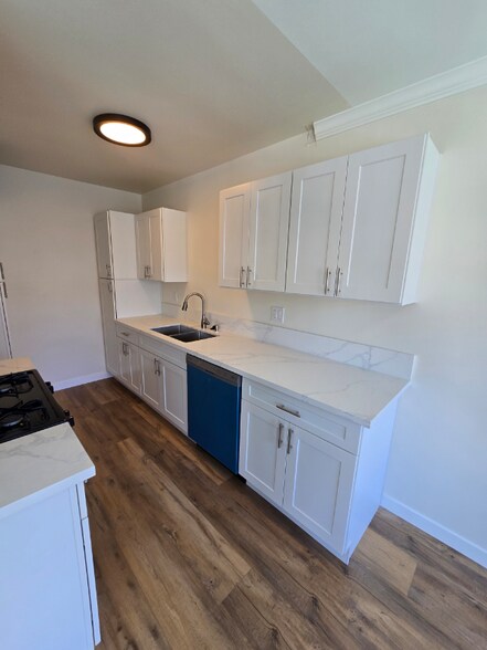 Building Photo - 4475 Murietta Ave