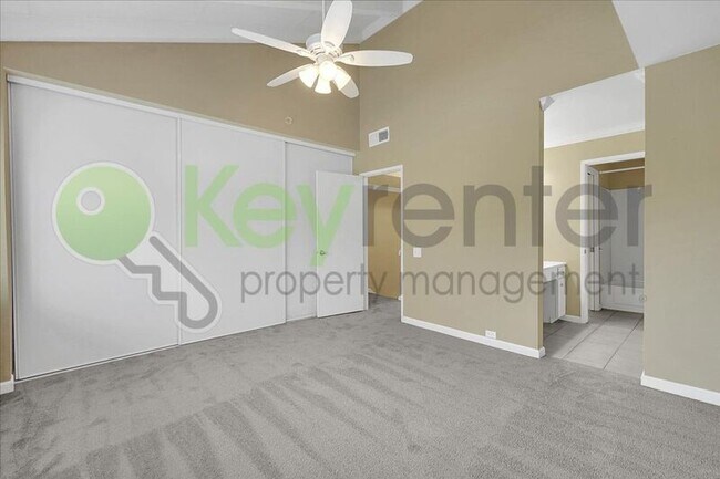 Building Photo - 2254 Woodside Ln