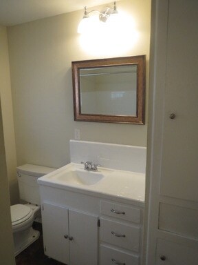 Bathroom - Riviere on MacGregor