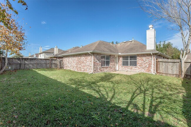 Building Photo - 5008 Blanco Dr
