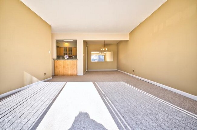 Building Photo - 5200 Carriage Way Dr