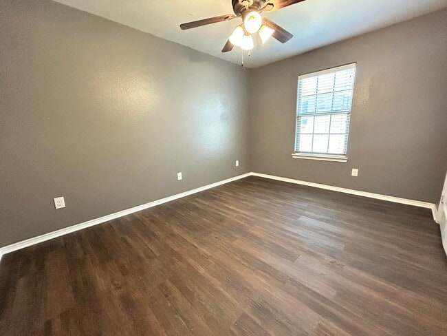 Building Photo - 5612 109th St