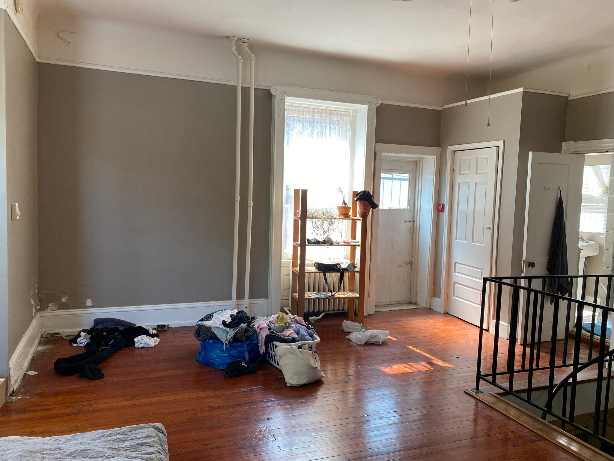 Building Photo - 4521 Chester Ave