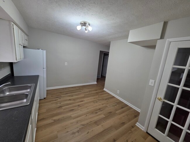 Building Photo - 4 bedroom HOUSE For RENT