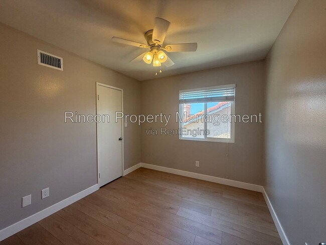Building Photo - 13106 Knotty Pine St