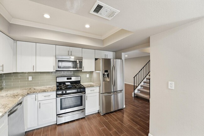 Building Photo - 2325 Triway Ln