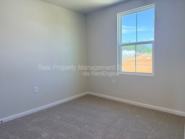 Building Photo - 372 Grand Silo Rd