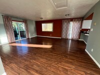 Building Photo - 4 Bedroom, 3 Bathroom Home - Located near ...