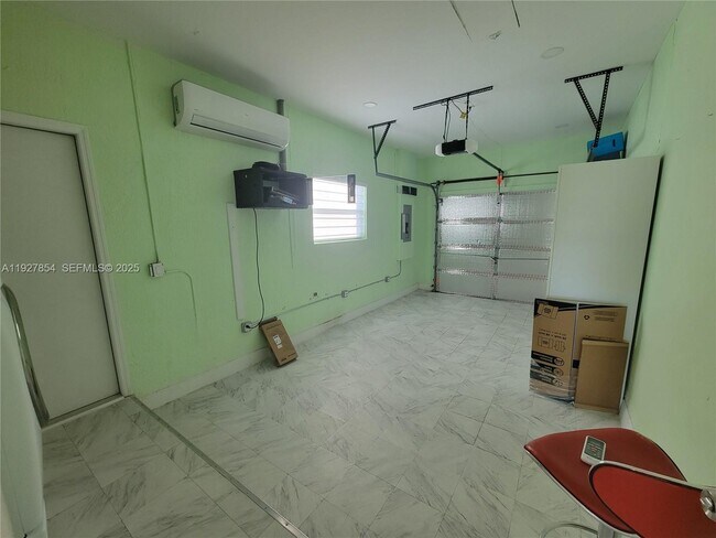 Building Photo - 29263 SW 142nd Ave