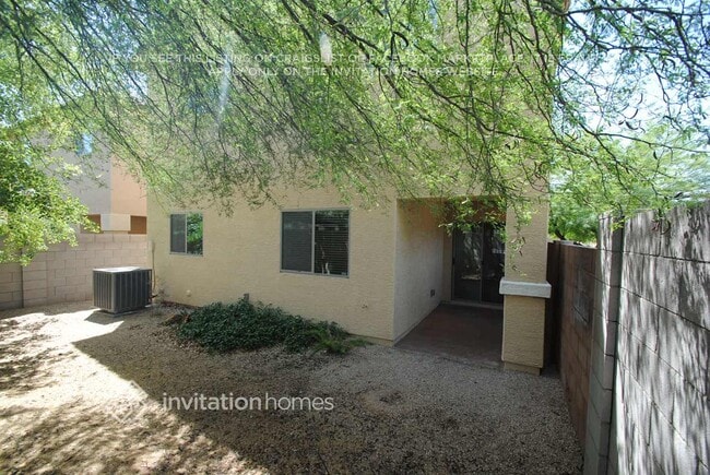 Building Photo - 10225 W Camelback Rd