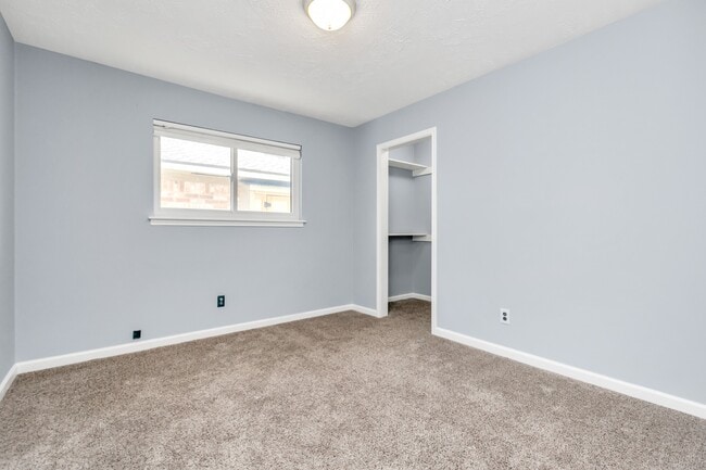 Building Photo - 13627 Greenridge Dr