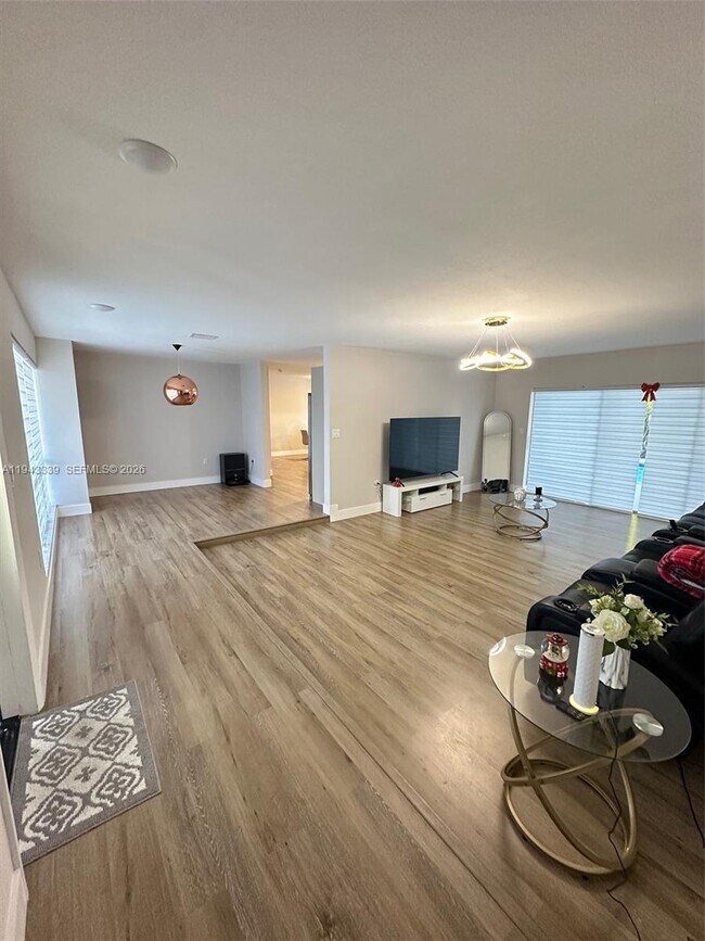 Building Photo - 6729 Petunia Dr