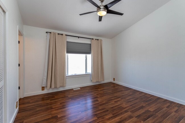 Building Photo - MODERN 3-BEDROOM HOME in CROSS CREEK w/ A/C