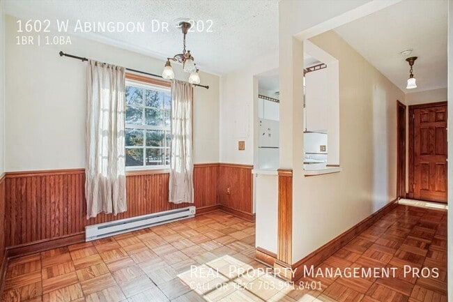 Building Photo - 1602 W Abingdon Dr