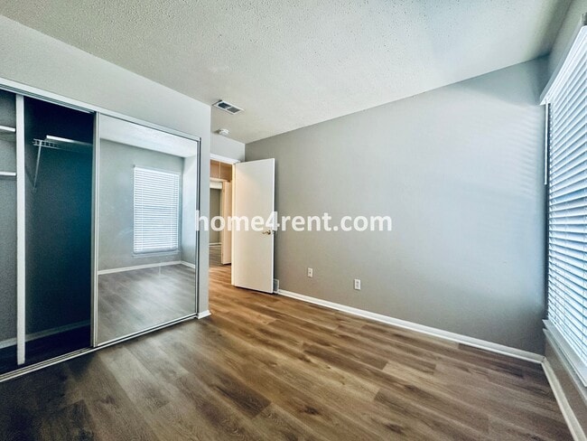 Building Photo - Newer LVP Flooring, Paint and SS Appliance...