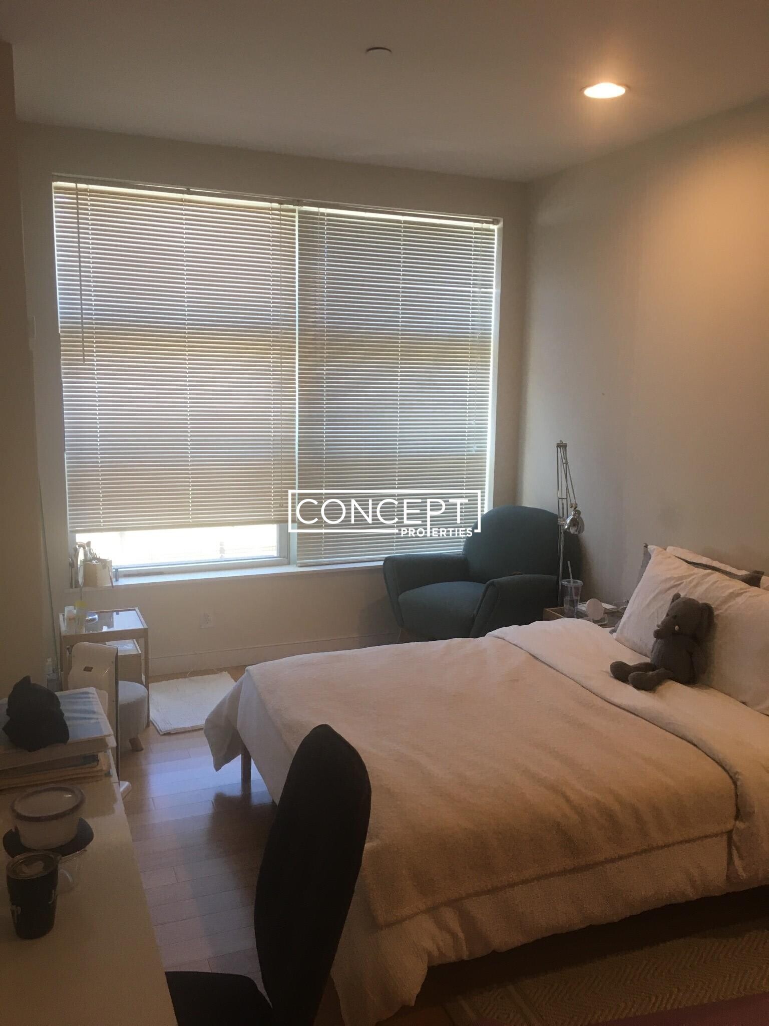 Building Photo - 601 Albany St