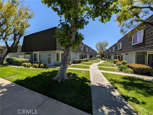 Building Photo - 2620 Huntington Dr