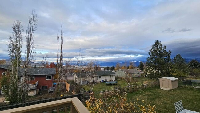 Building Photo - Fully Furnished House with views and all utilities covered