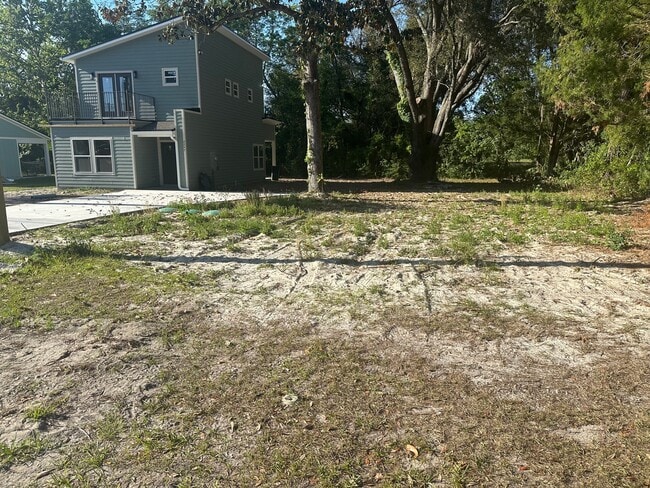 Building Photo - 2247 Parkin Rd