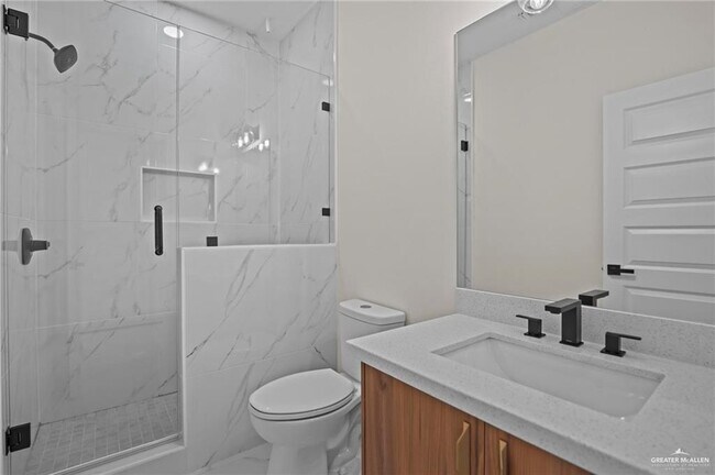 Building Photo - 11 E Viviana St