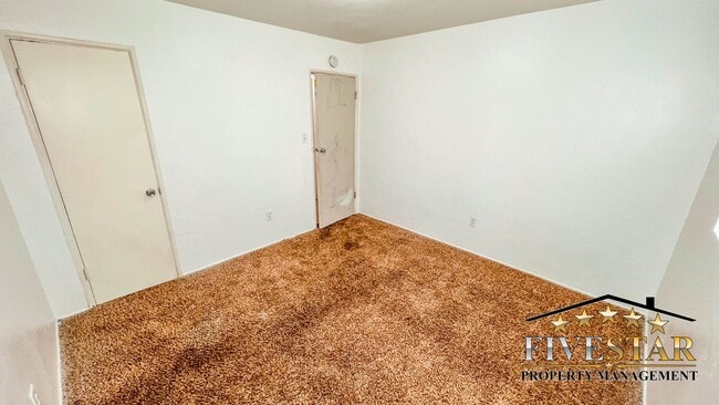 Building Photo - 1424 Gorrill St