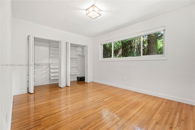 Building Photo - 605 Altara Ave