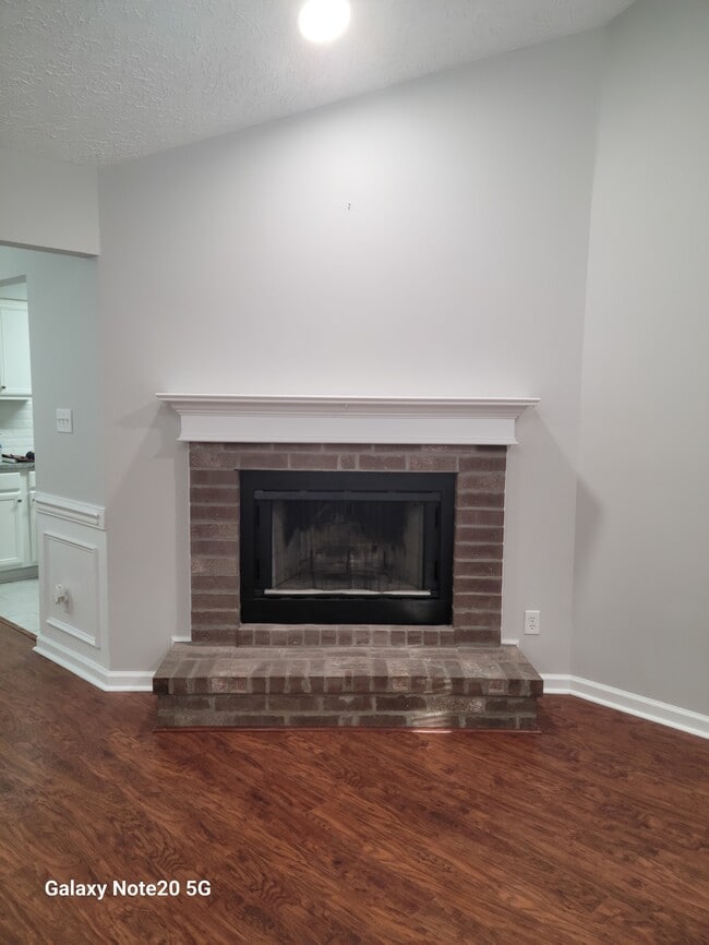 Building Photo - 667 Roebling Rd