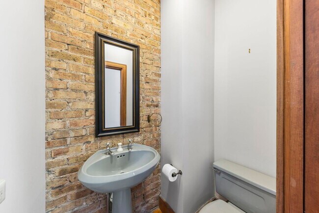 Building Photo - 1092 Wexford Ct