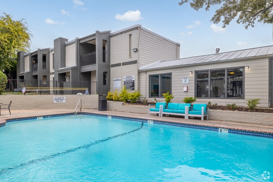 Pool - The Riley Apartments