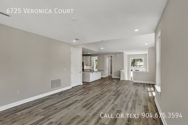 Building Photo - 6725 Veronica Ct