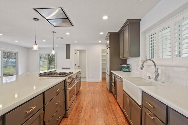 Building Photo - 1177 Fay Cir