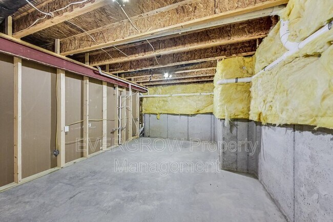 Building Photo - 16695 Carlton Rd
