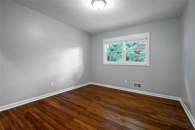 Building Photo - 2470 Landeau Cir